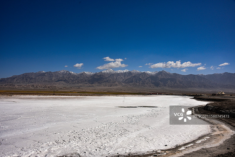 青海大柴旦翡翠湖图片素材