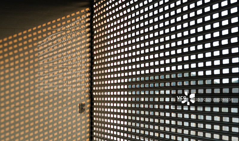 光影交织的几何之美图片素材