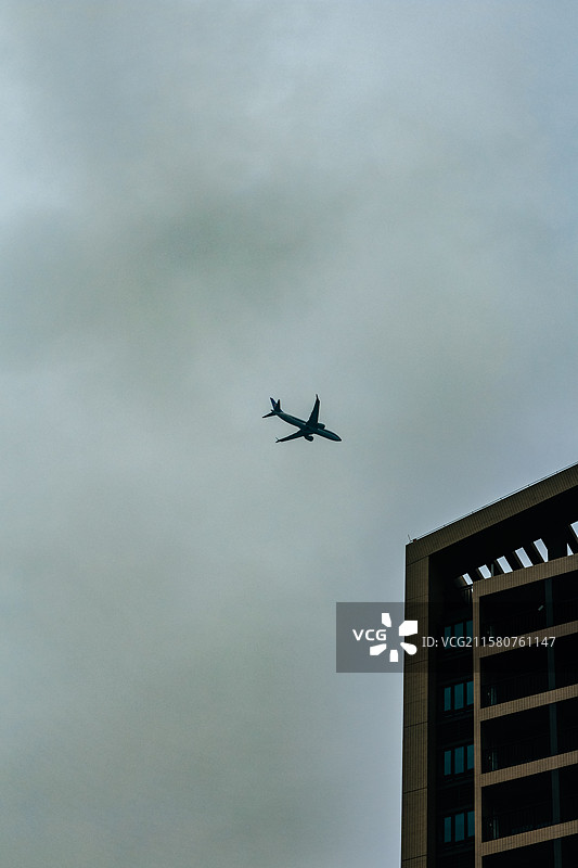 台风韦帕凶猛，今日城市天际线……图片素材