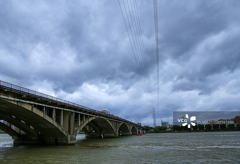 台风“韦帕”下的东莞中堂东江图片素材