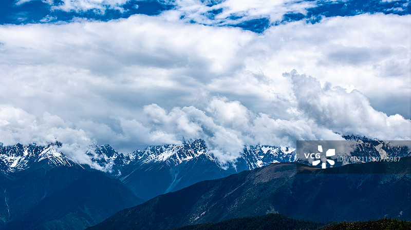 梅里雪山风光图片素材
