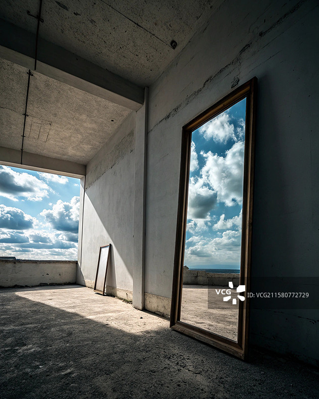 镜子中的天空图片素材