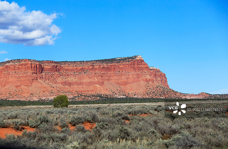 美国犹他州的大峡谷风光，侵蚀地貌与彩色岩层的独特魅力图片素材