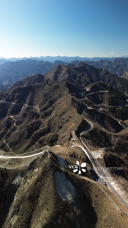北京房山红井路自然风光 | 群山中的公路风光图片素材