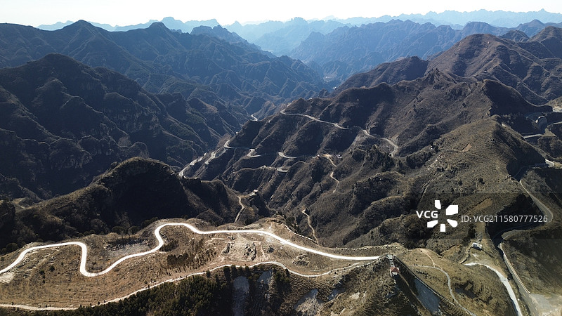 北京房山红井路自然风光 | 群山中的公路风光图片素材