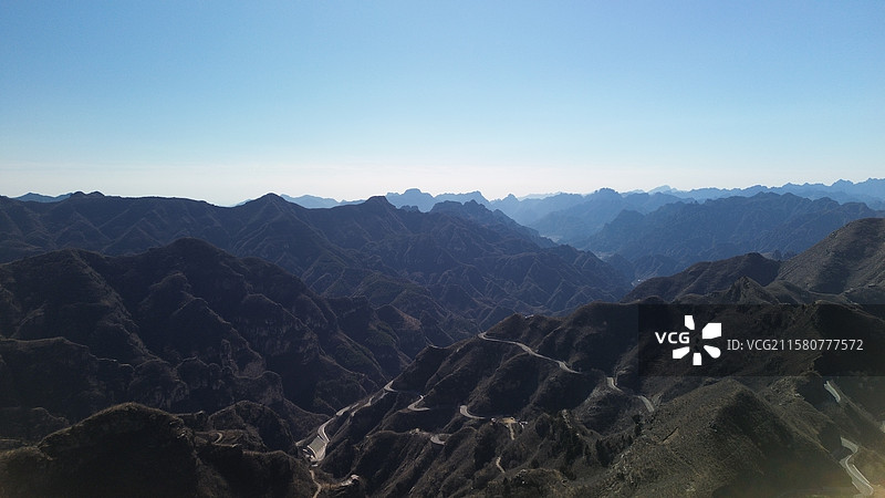 北京房山红井路自然风光 | 群山中的公路风光图片素材