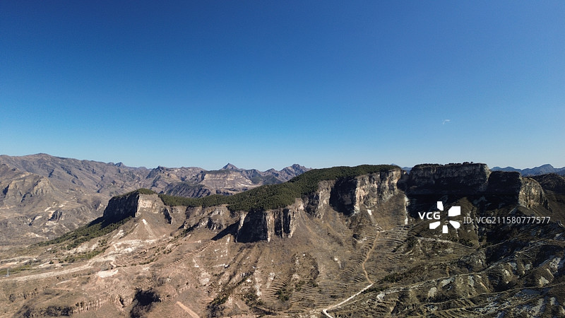 北京房山红井路自然风光 | 群山中的公路风光图片素材