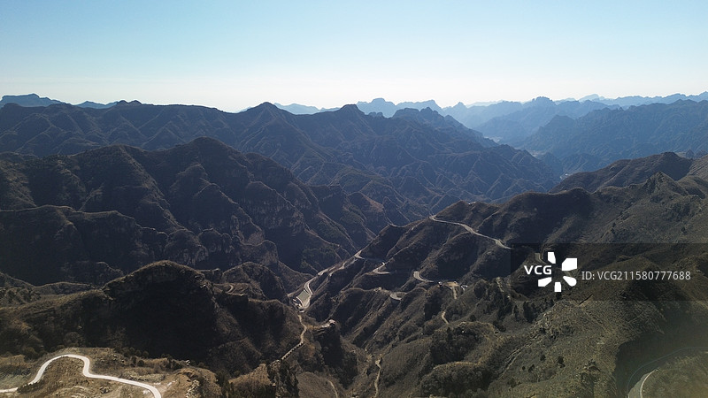 北京房山红井路自然风光 | 群山中的公路风光图片素材