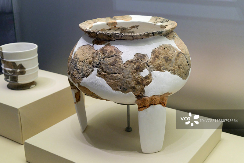 肖家屋脊文化器物 新石器时代 澧县鸡叫城遗址出土 中国国家博物馆“古代中国陈列”图片素材