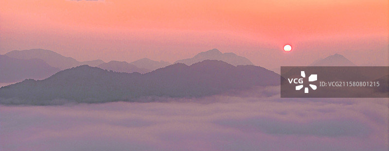 康县白云山日出（3）图片素材