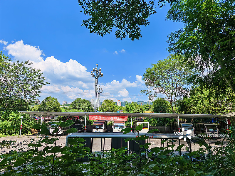 重庆理工大学校园公交图片素材