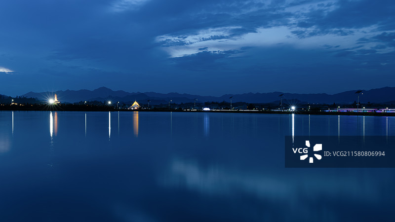 开江县莲花世界蓝调时刻图片素材