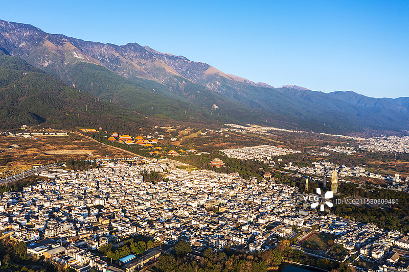 航拍大理苍山风貌图片素材