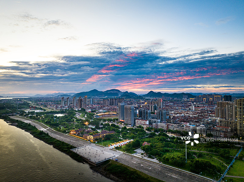 航拍武穴市广济时光景区，武穴滨江公园图片素材