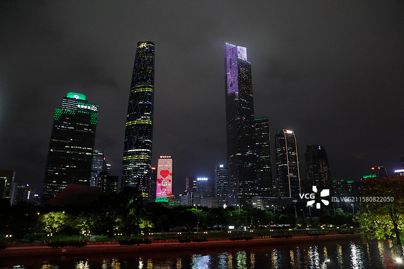 广州珠江广州塔景区花城广场海心沙夜晚风光图片素材