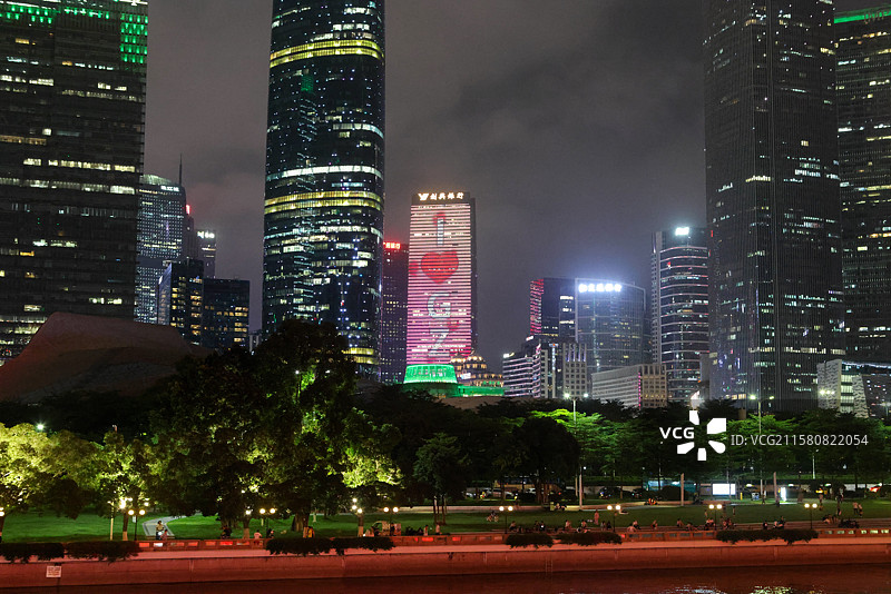 广州珠江广州塔景区花城广场海心沙夜晚风光图片素材
