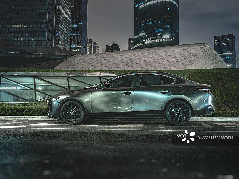 珠江新城夜拍车侧写图片素材