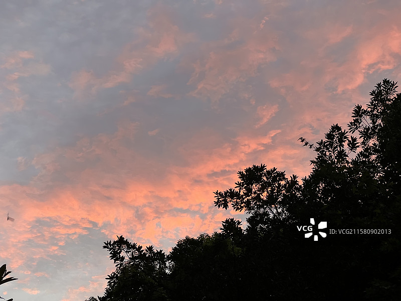 宁波镇海区上方的火烧云图片素材