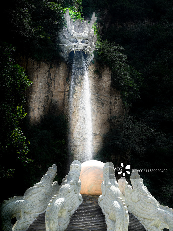 龙湫戏珠图片素材