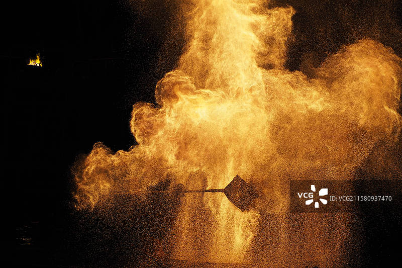 非遗传承非遗表演火壶打铁花图片素材