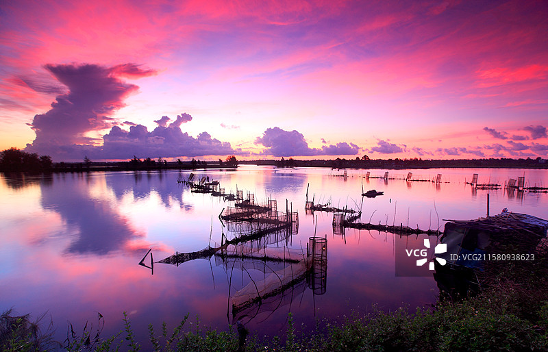 虾灯晚霞图片素材