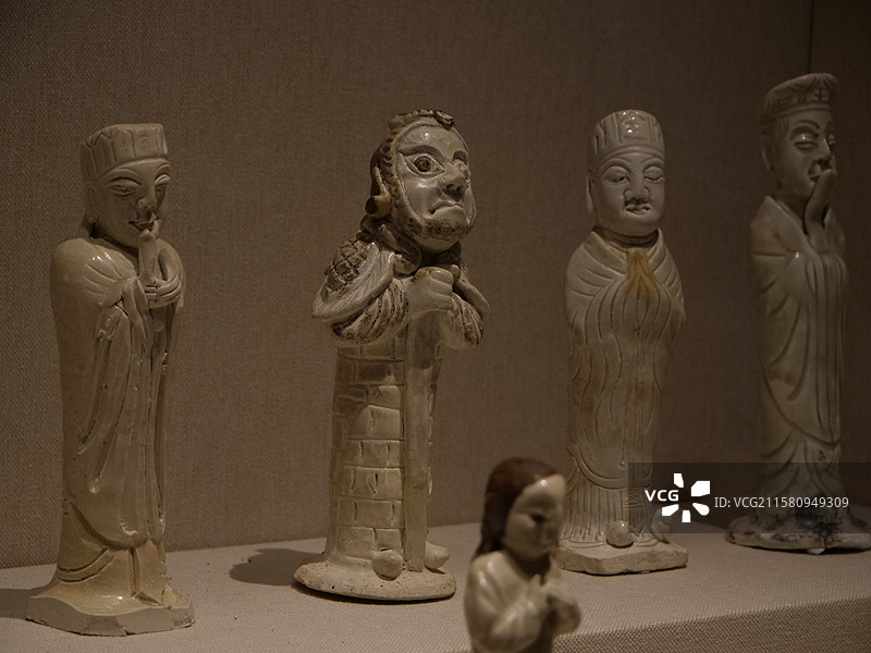 北宋陶器陶俑 景德镇窑青白釉人物俑明器图片素材