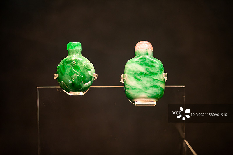 玉器北京首都博物馆藏清翡翠鼻烟壶荣禄李莲英图片素材