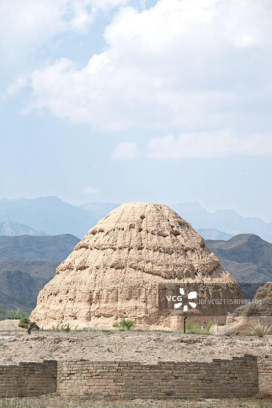 宁夏银川西夏陵 西夏王陵 东方金字塔 2025世界文化遗产 西夏陵遗址 西北戈壁草原 蓝天白云贺兰山图片素材