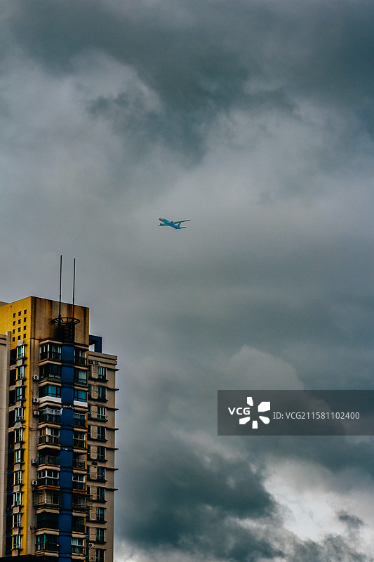 台风韦帕凶猛，今日城市天际线……图片素材
