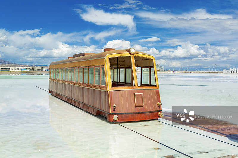 茶卡盐湖 天空一号图片素材