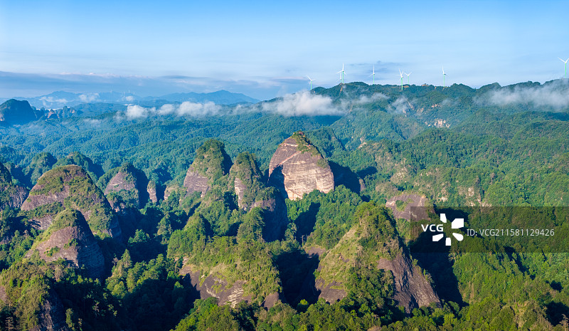 航拍湖南通道万佛山丹霞峰林地貌图片素材