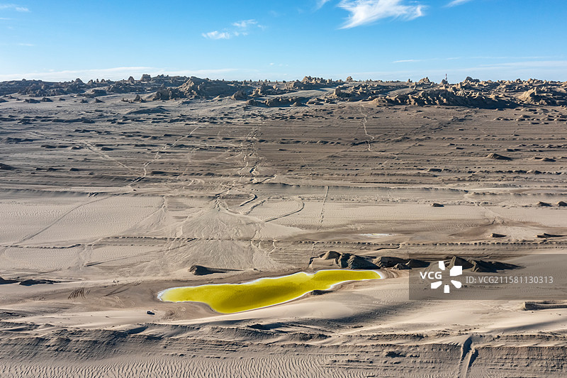 青海冷湖俄博梁硫磺湖，盐湖，雅丹地貌图片素材