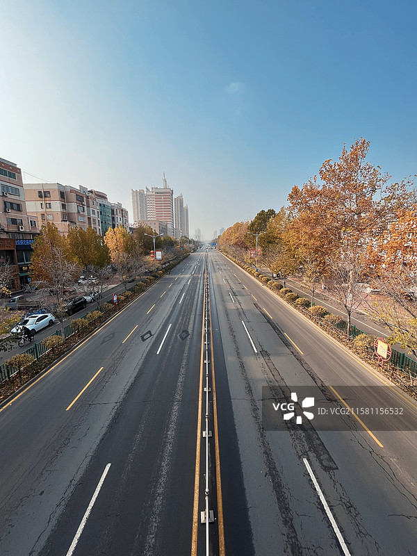 封控下的城市街头图片素材