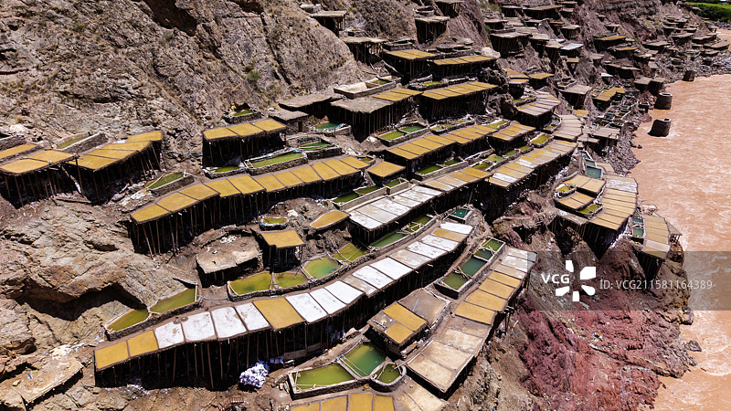 西藏芒康盐井航拍图片素材