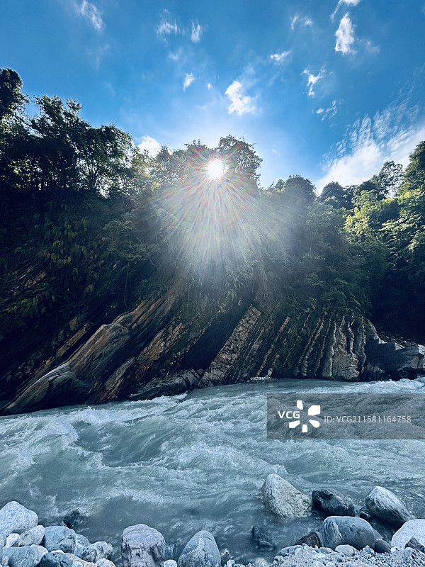 夏日玩水（都江堰虹口）图片素材