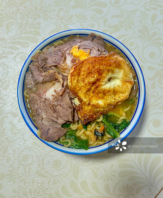 《美味牛肉拉面》图片素材