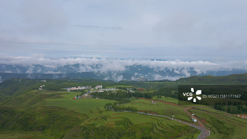 航拍贵州乌蒙大草原云海图片素材