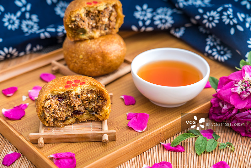 内蒙古特产乌兰察布丰镇月饼图片素材