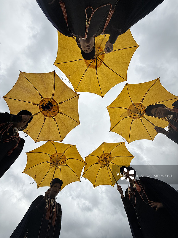 谁最美（布拖县火把节彝族选美比赛）图片素材
