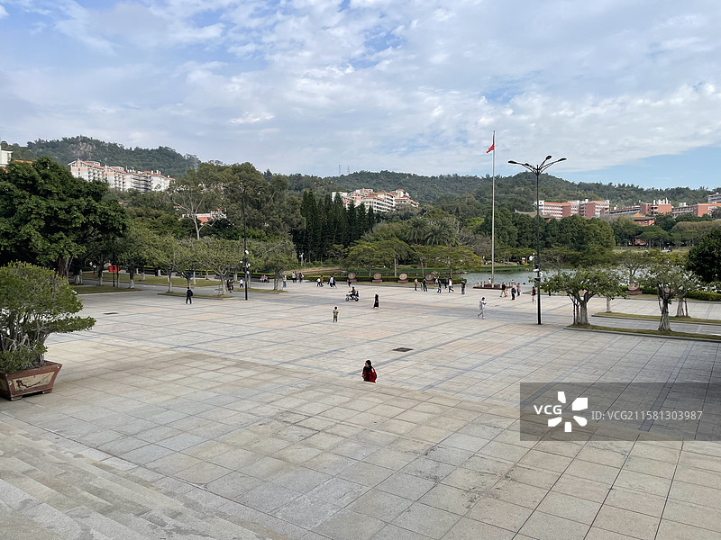 福建省厦门大学思明校区芙蓉湖畔嘉庚广场图片素材