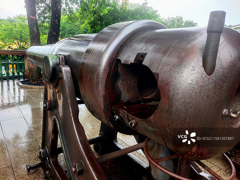 （德国克虏伯兵工厂生产）线膛后装开花炮、1867年铸造、古炮台、广州市博物馆（镇海楼）图片素材