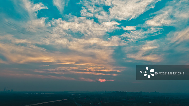 动漫感蓝天白云天空图片素材