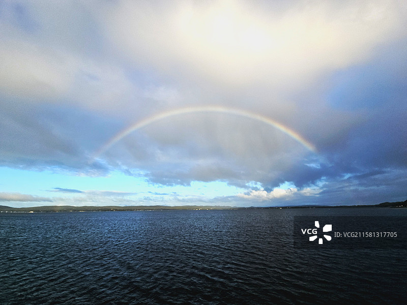 大海和彩虹图片素材
