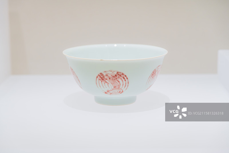 湖北省博物馆 釉里红团凤纹碗图片素材