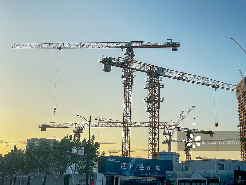 2025建设中的上海徐汇滨江西岸金融城图片素材