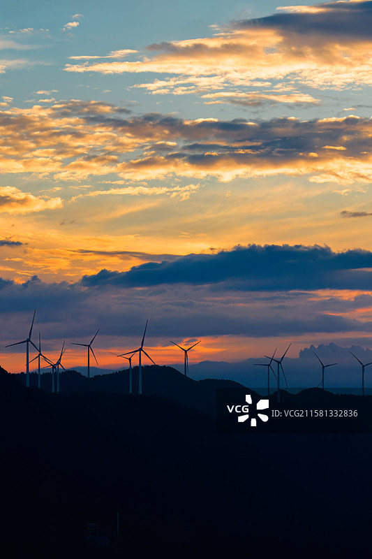 岳阳临湘 五尖山森林公园 夏天晚霞图片素材