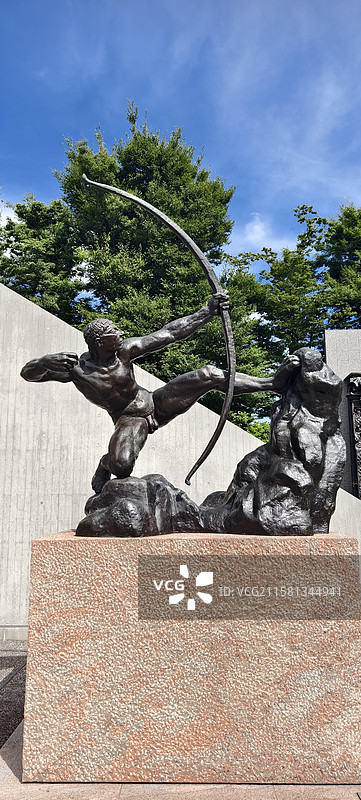 埃米尔-安托万·布德尔(1861年-1929年) 拉弓的赫拉克勒斯 1909年（原型） 青铜图片素材