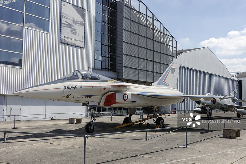 法国达索阵风战斗机原型机，中型多用途战机，布尔歇航空博物馆图片素材