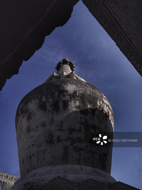 五台山塔院寺，位于台怀镇，是 “五大禅林” 之一，寺以塔名，大白塔为标志，建筑雄伟，文化底蕴深厚图片素材
