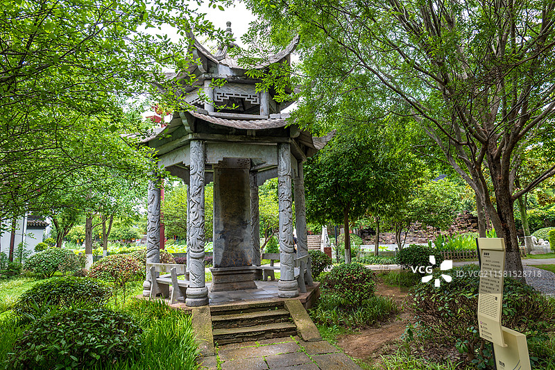 湖州荻港古村（国家4A级景区）乾隆御碑亭图片素材